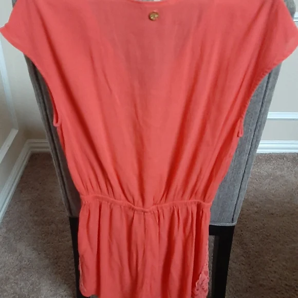 Elegant Coral Romper with Embroidery - Picture 4 of 11